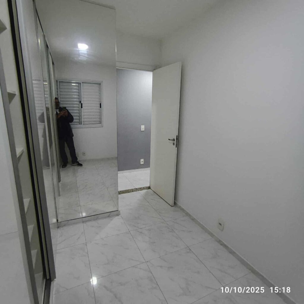 🏢 Apartamento para Venda – Condomínio Fatomov, Bairro São Lourenço

💰 Valor: R$ 290.000,00
📐 Área: 54 m²

✨ Descrição do Imóvel:
Lindo apartamento no Condomínio Fatomov, localizado no bairro São Lourenço.
O imóvel possui 2 dormitórios, 1 banheiro, sala ampla com sacada, além de móveis planejados nos quartos e na cozinha.

Com piso em porcelanato, fogão cooktop incluso e bancada em pedra de mármore, o apartamento oferece conforto, modernidade e excelente acabamen